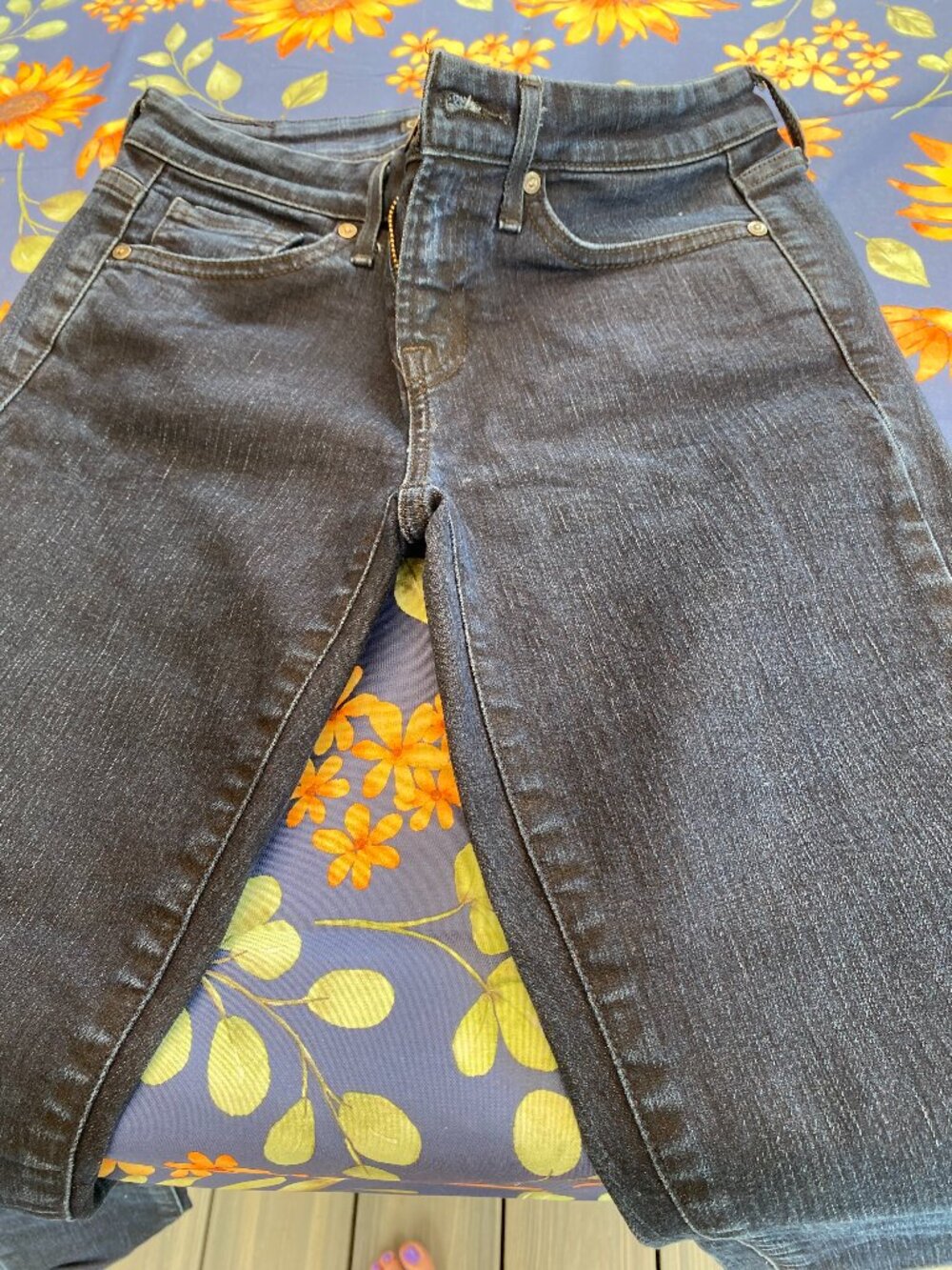 Ladies Guess Jeans